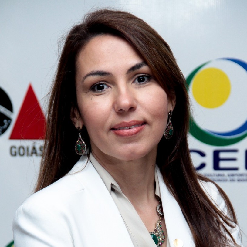 Sheila Moraes - Terapeuta em Goiânia especializada em psicoterapia e terapias integrativas